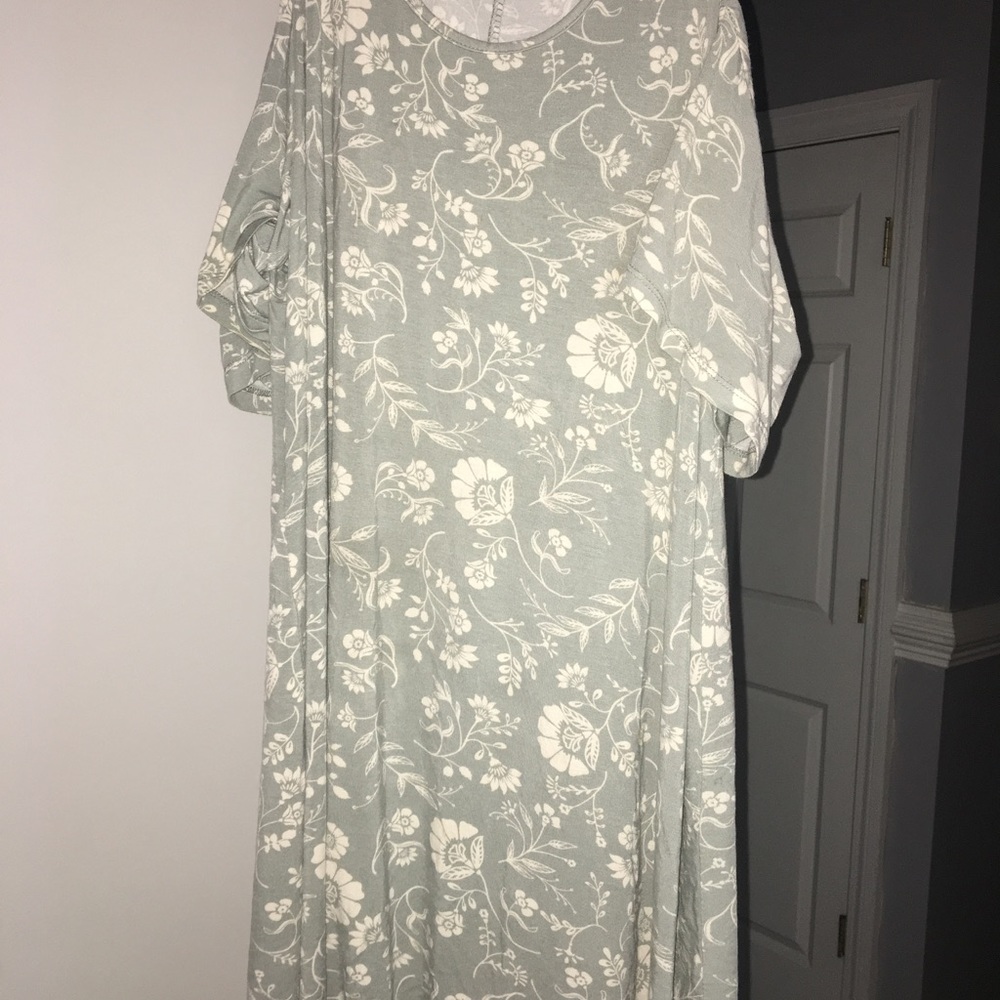 Dress - Picture 3 of 5