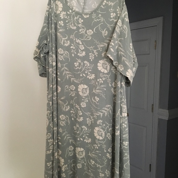 Dress - Picture 2 of 5