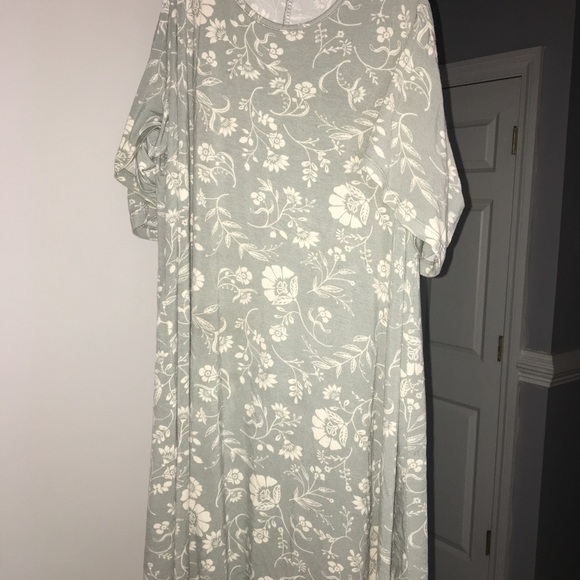 Dress - Picture 3 of 5