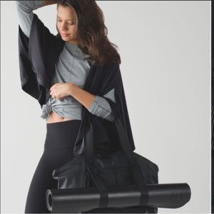 NWT Vinyasa scarf in black