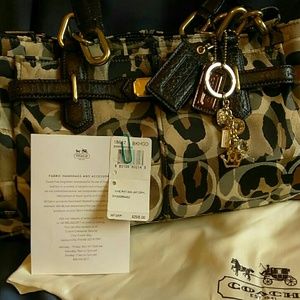 AUTHENTIC COACH HANDBAG