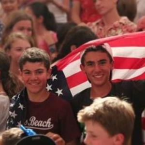 Meet your Posher, Max