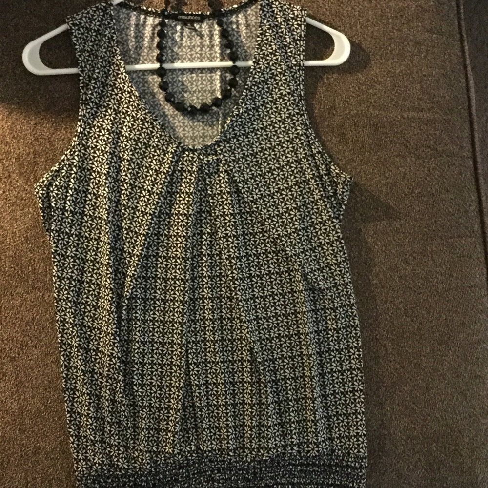 Black and white Daisy shirt