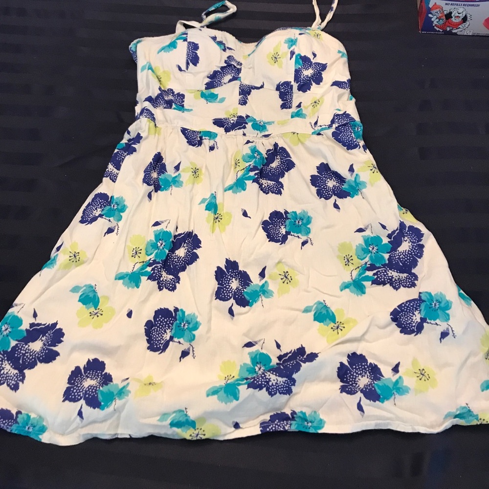 ✨Short floral dress☺️
