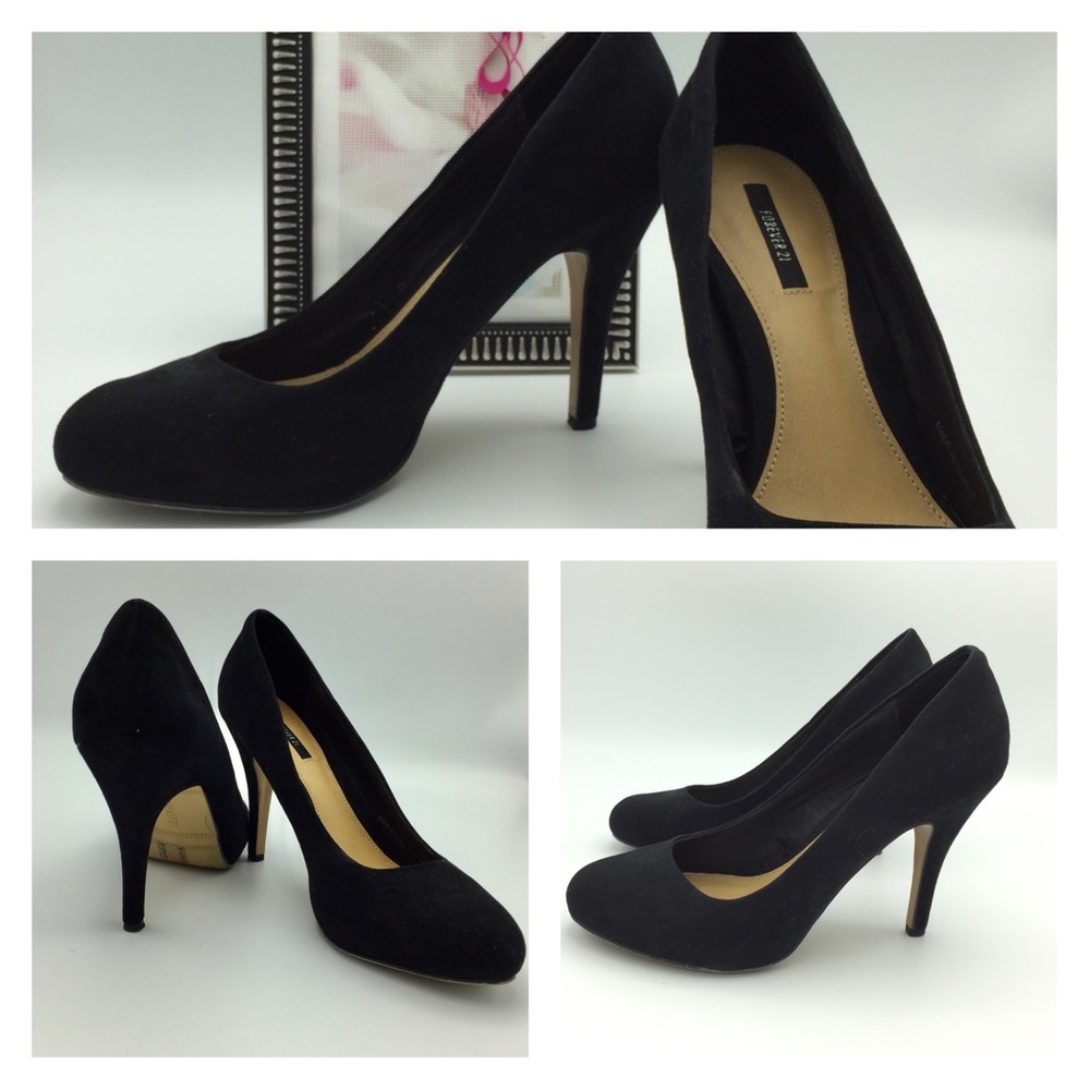 Stunning blacking velvet heels, size 8!
