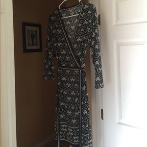 Max Studio wrap dress . Only wore once Xs