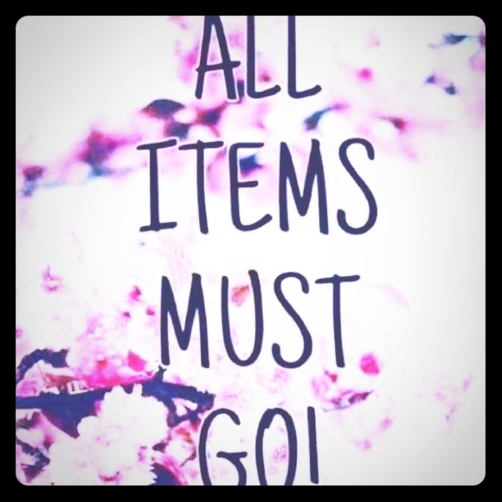 EVERYTHING MUST GO💥BUNDLE AND MAKE ANY OFFER!!!