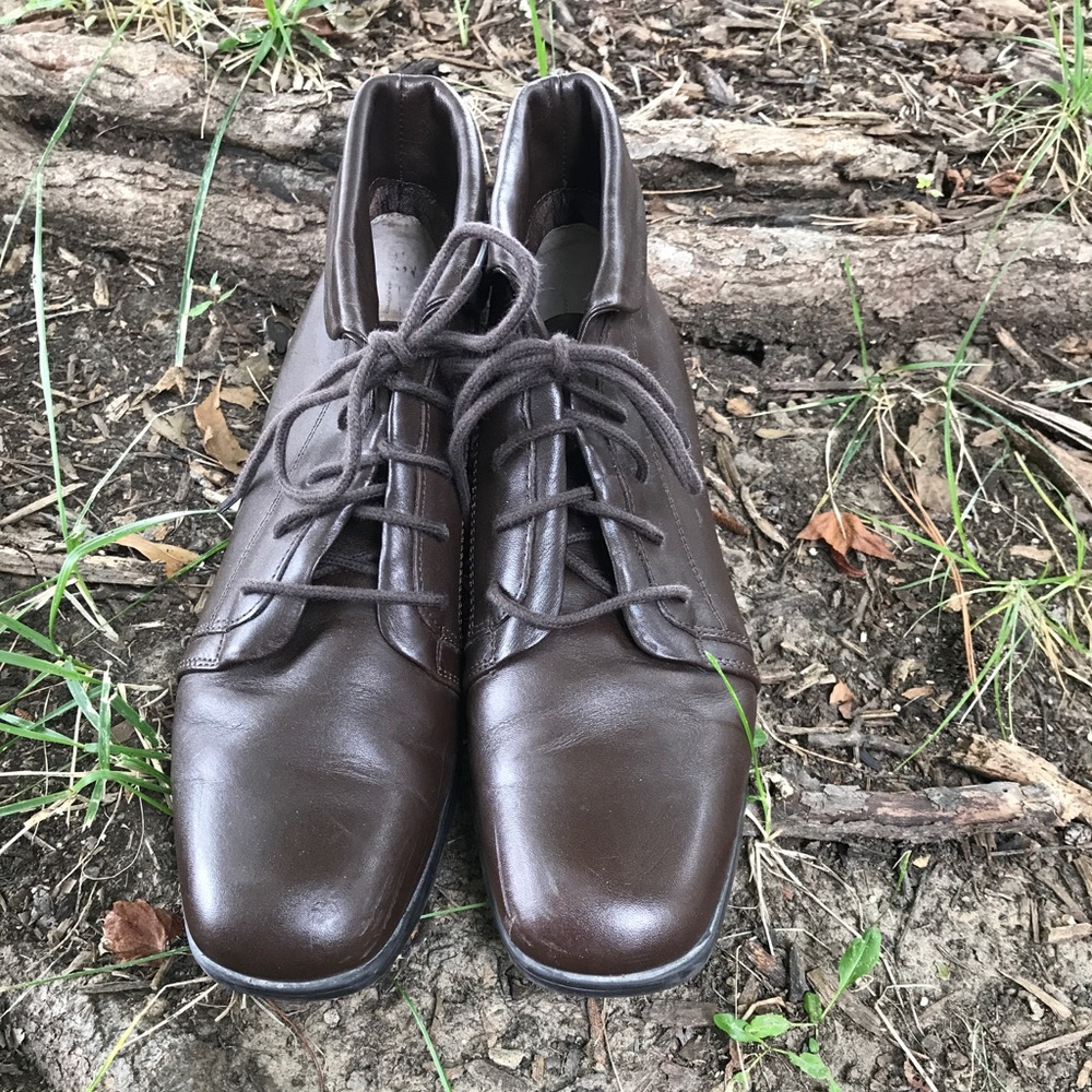 Chukka boots