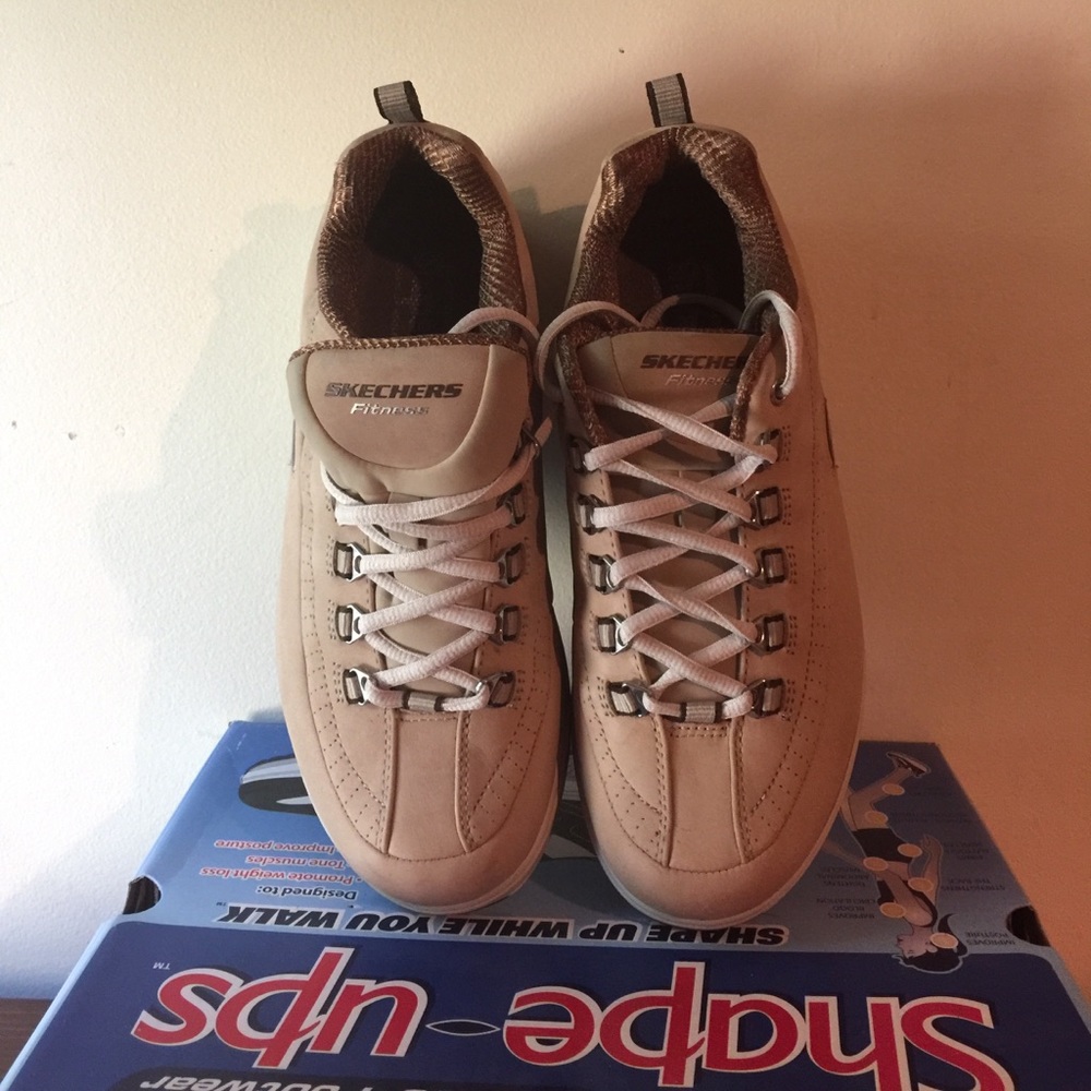 Skechers FItNESS shape ups. Reposh