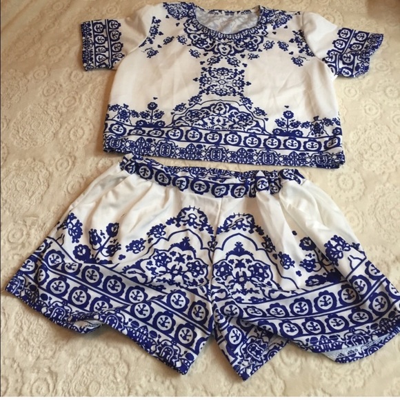 Tops - Blue & white crop set