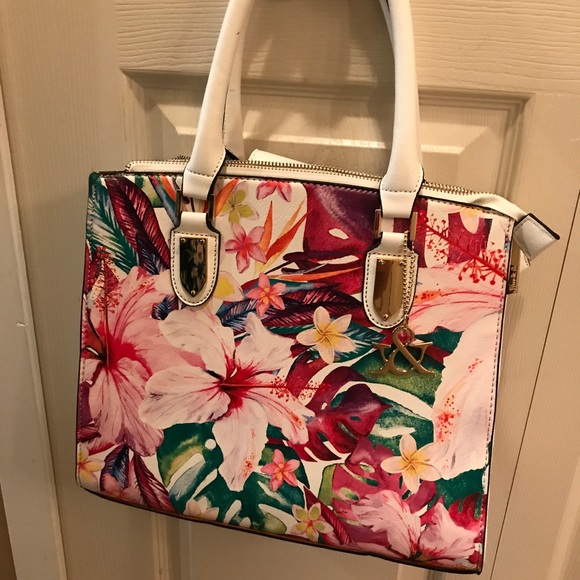 Purse - Picture 1 of 3