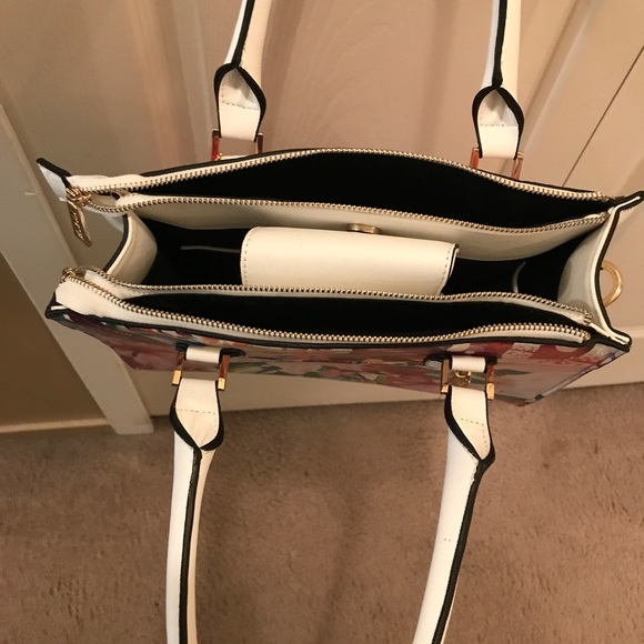 Purse - Picture 3 of 3