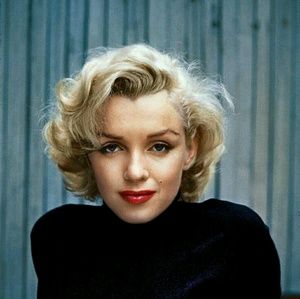 Meet your Posher, Dena