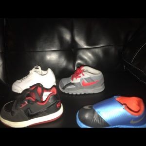 Sneakers used kids size 7 kids