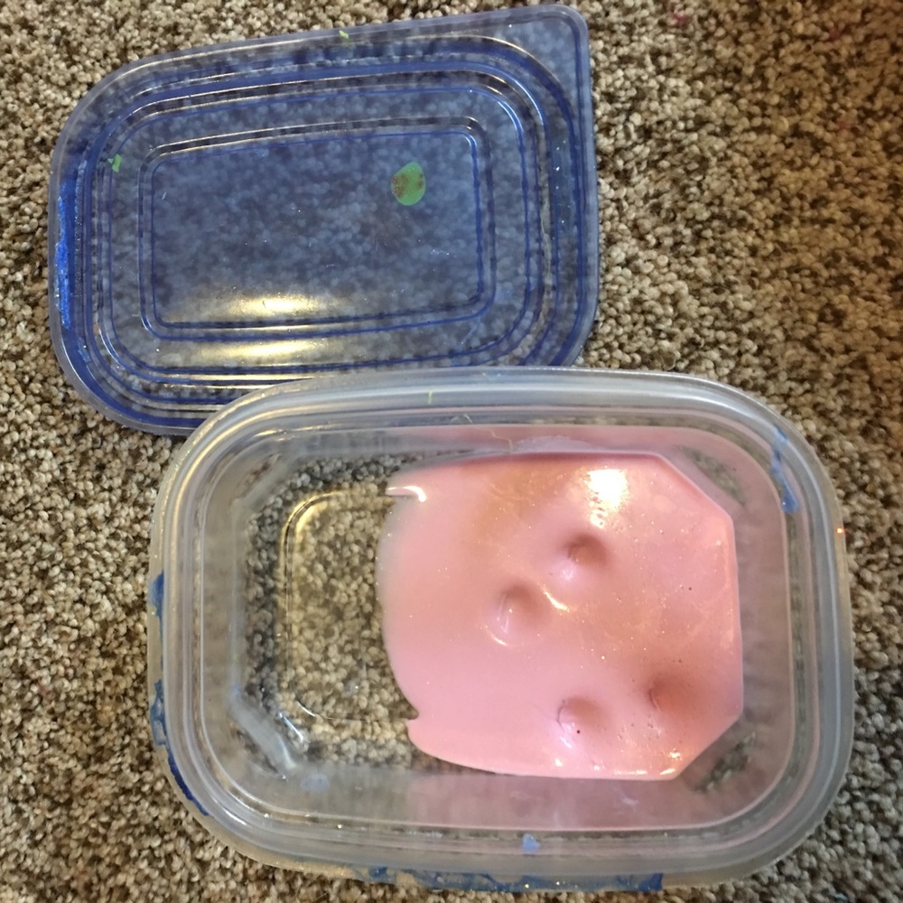 Im selling a pink slime with container
