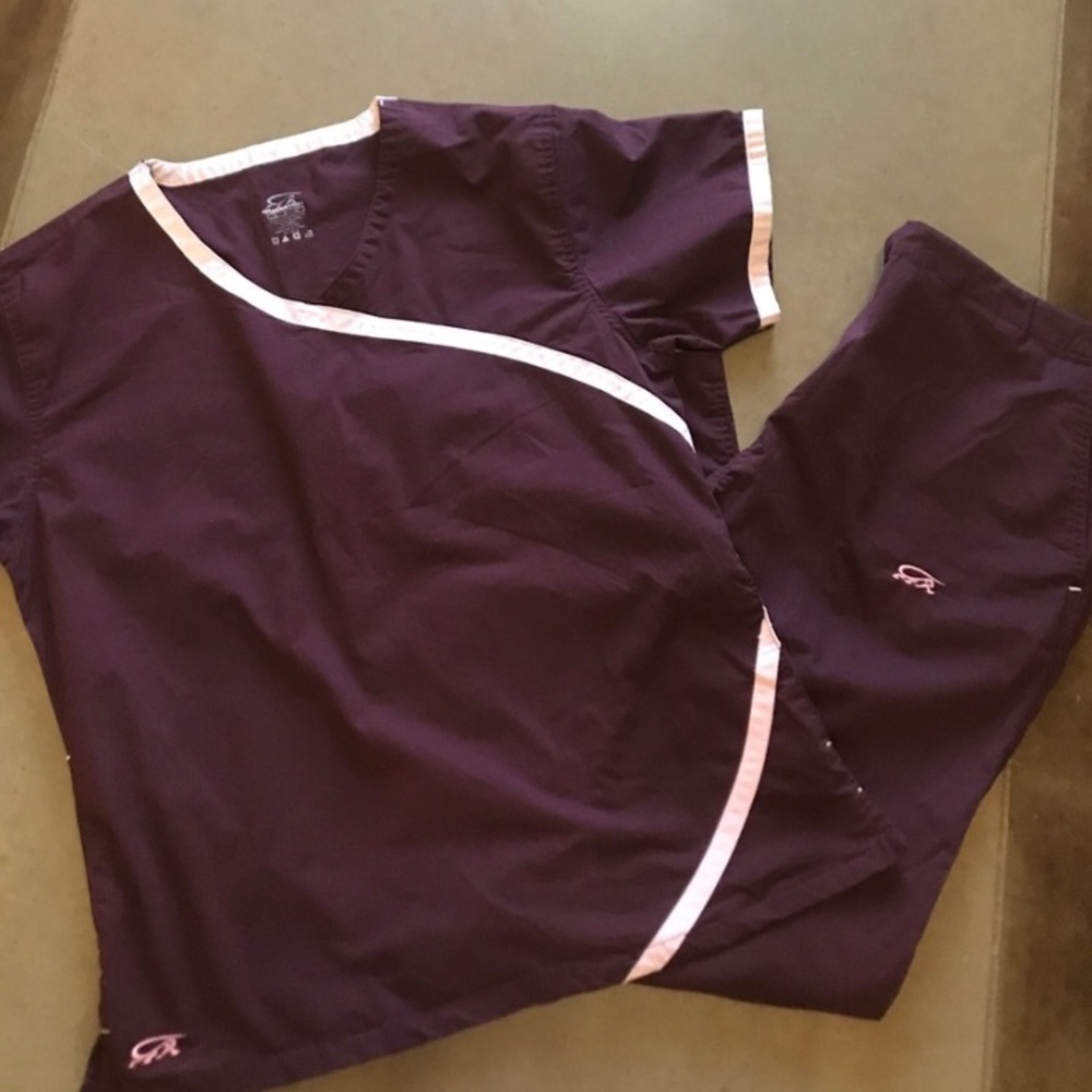 Iguanamed scrub set women's