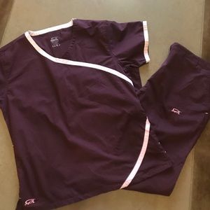 Iguanamed scrub set women's