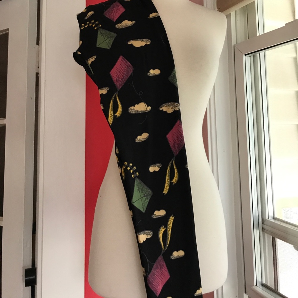 New OS Lularoe Kite Leggings clouds black pink
