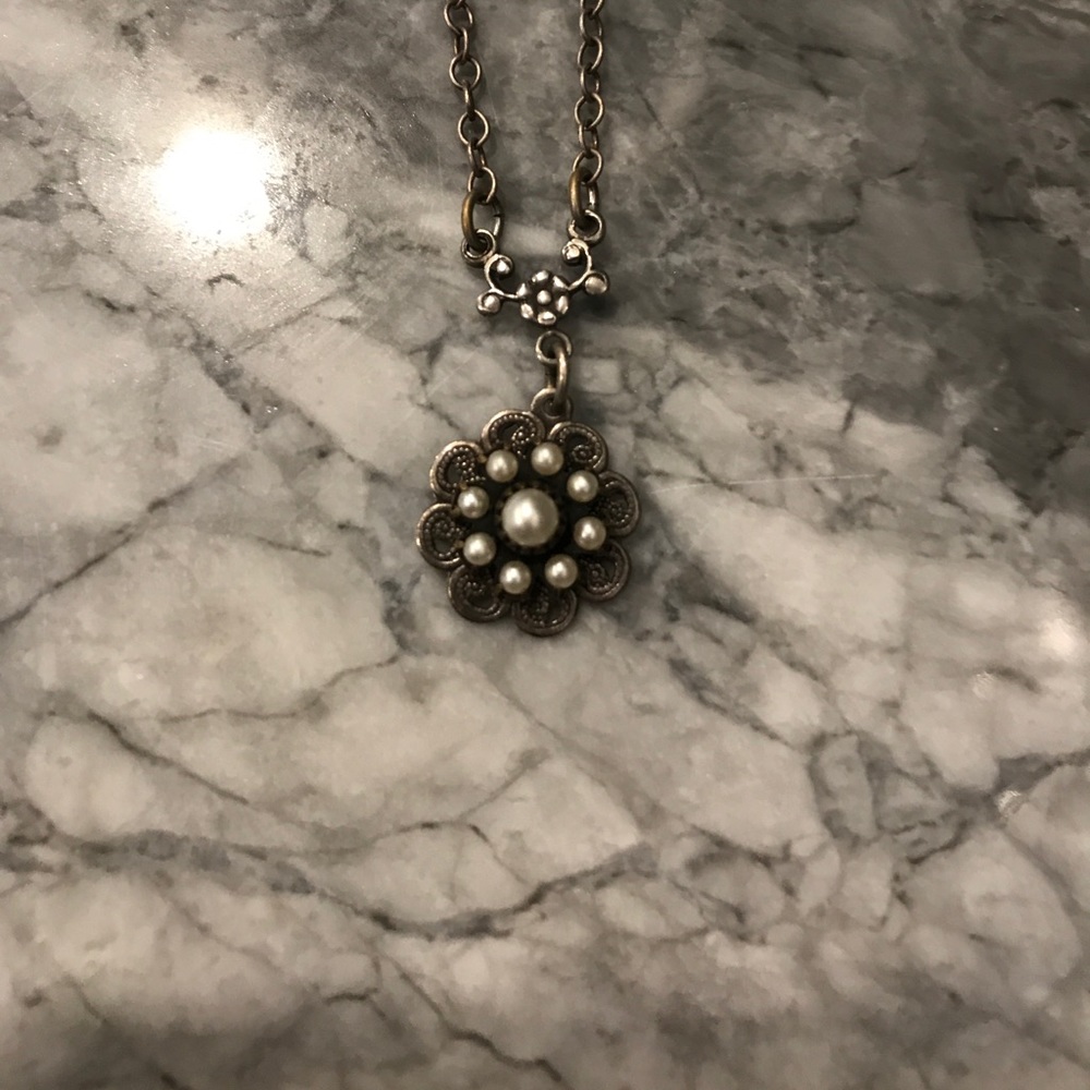 Necklace with floral design