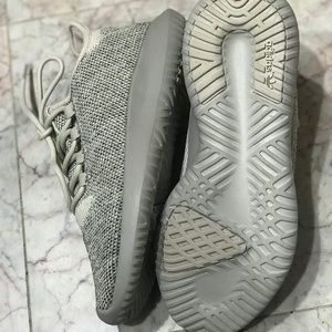 Adidas Tubular shadows