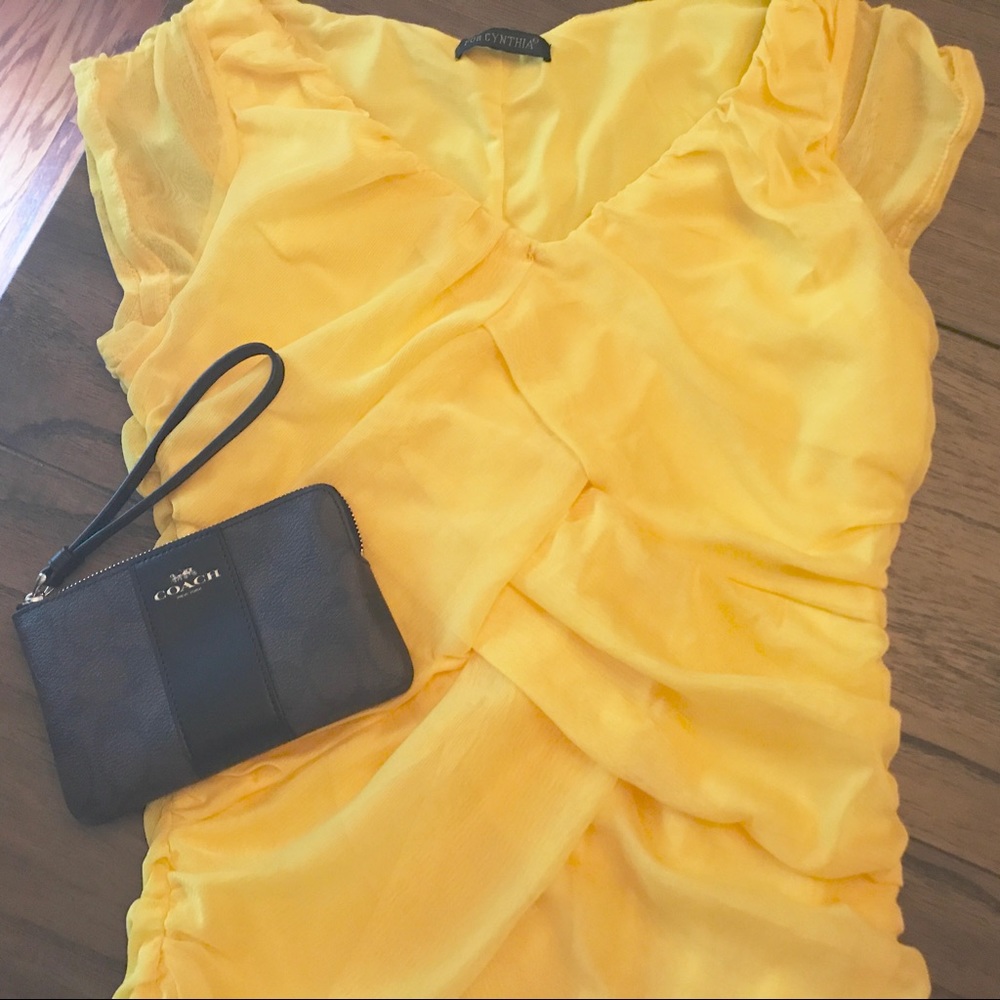 💝 Ruffle Sleeveless Blouse in lovely yellow tone