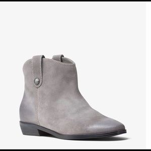 Michael Kors Ashton Bootie in perfect condition!