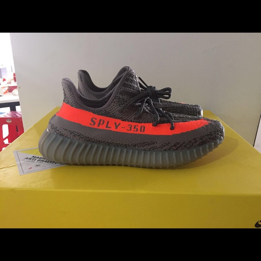 Yeezy V2 Beluga size 10.5