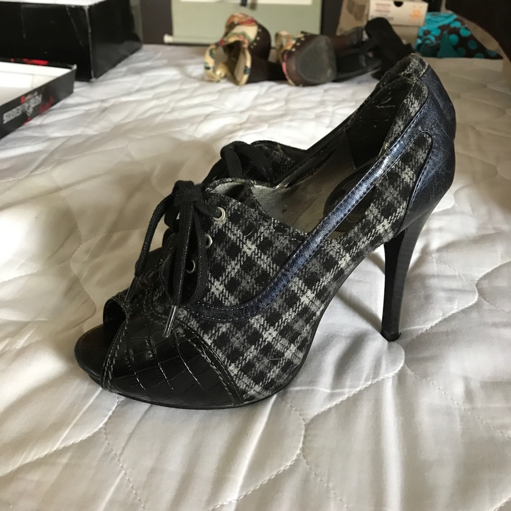 Plaid lace up platform heels