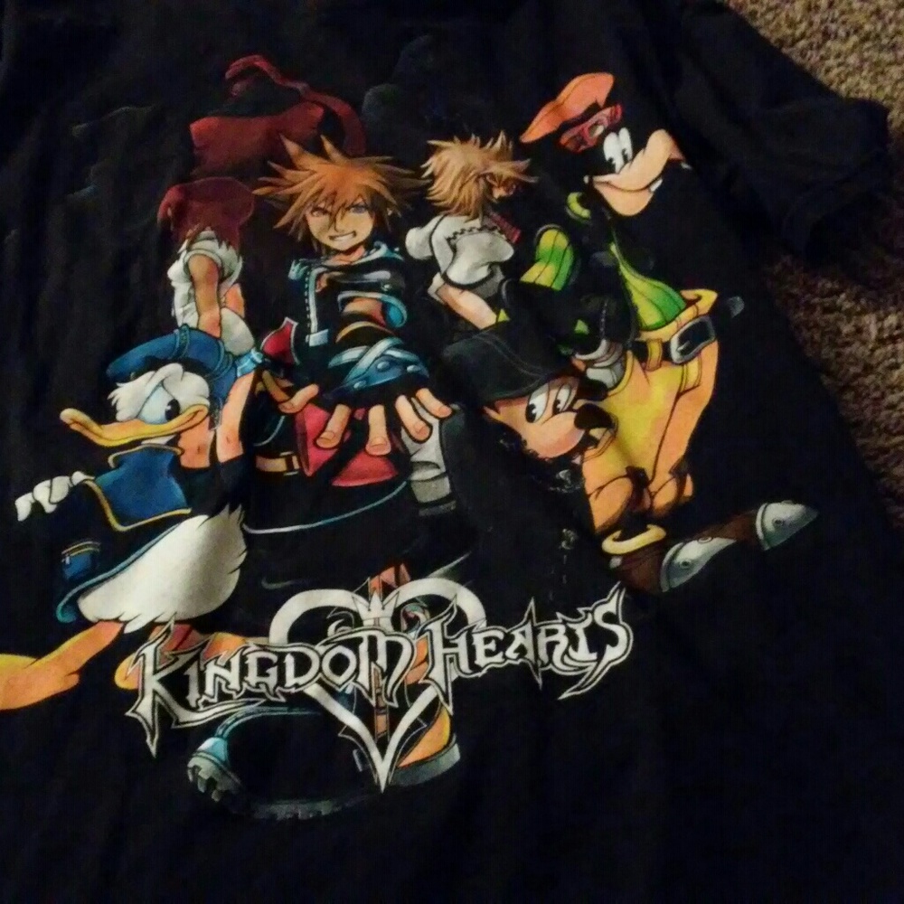 Tee shirt.