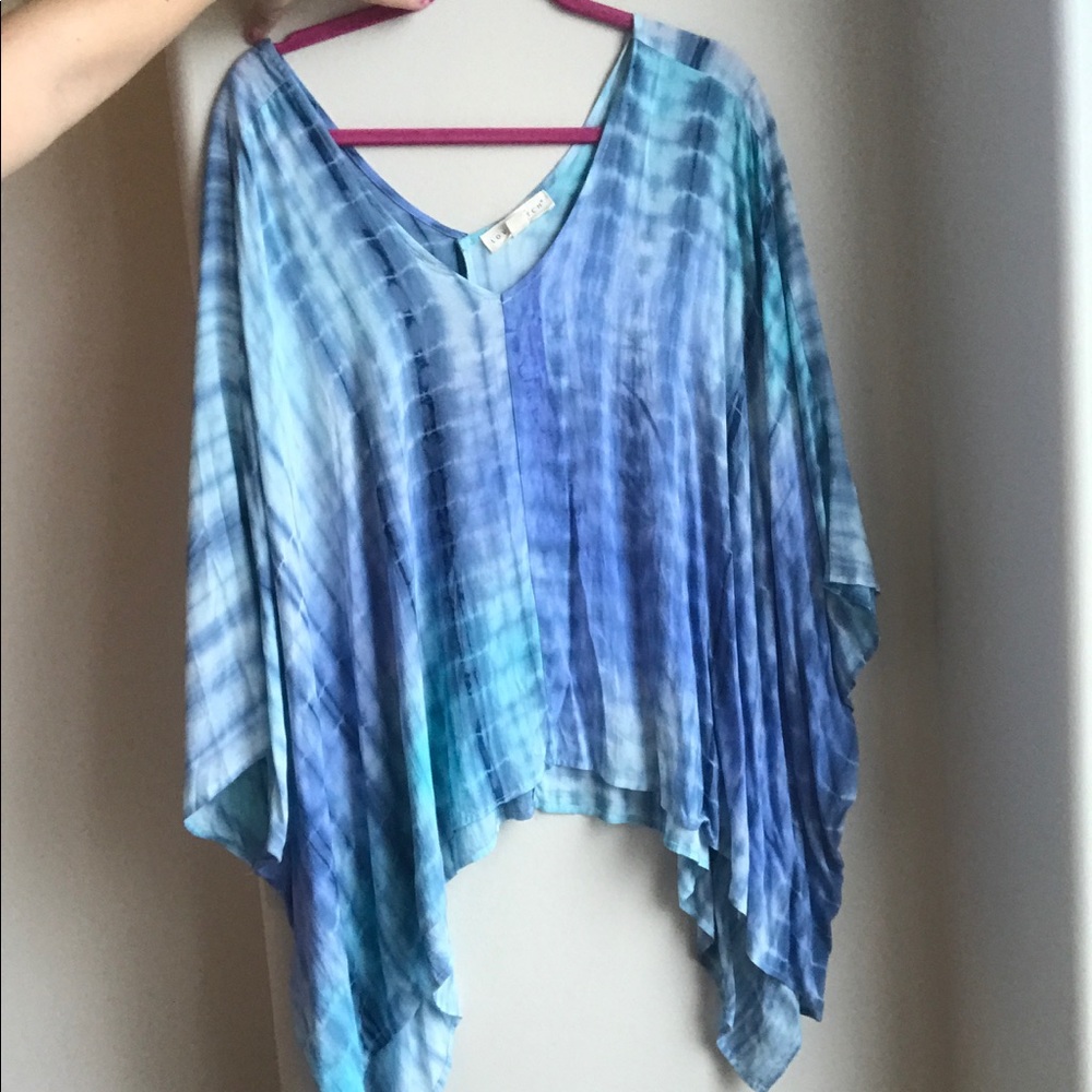 Blue tie-dye loose top