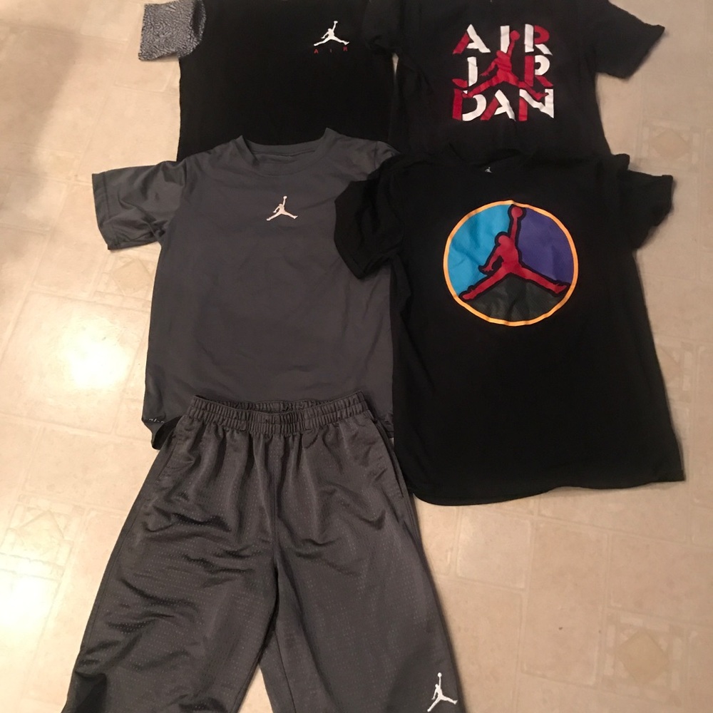 🏀Lot of Michael Jordan shirts and shorts🏀
