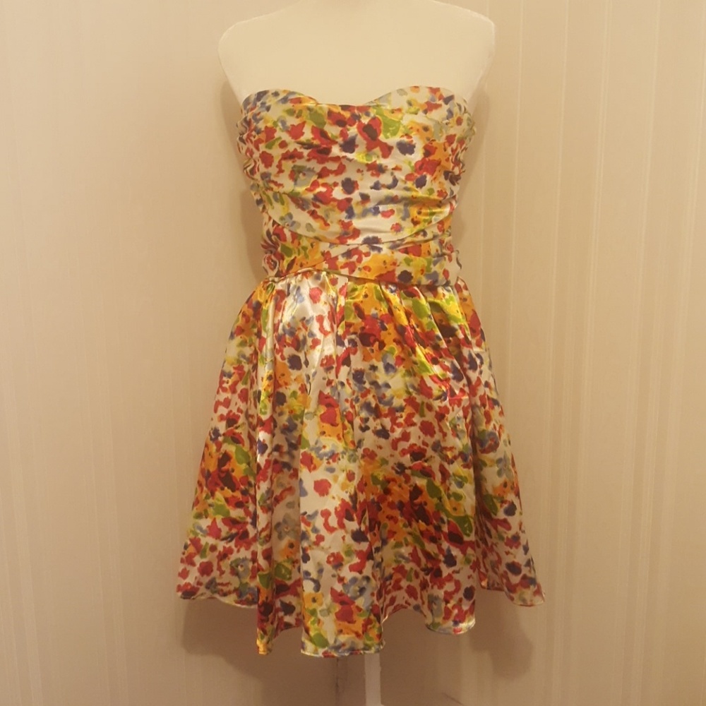 Strapless dress
