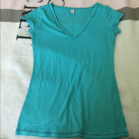 V neck - Picture 1 of 1