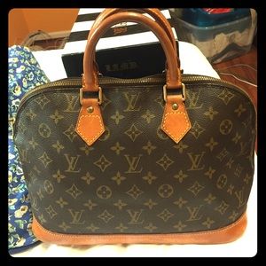 Beautiful Louis Vuitton Alma!