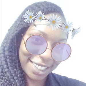 Meet your Posher, Adrienne