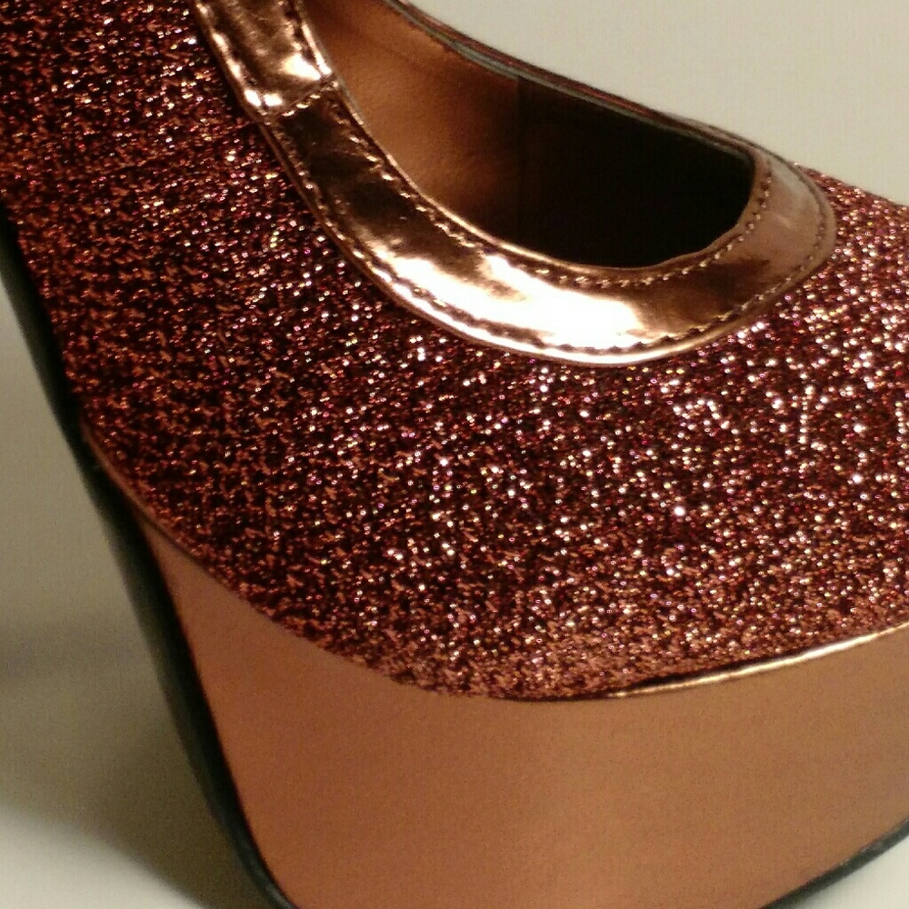BRONZE PLATFORM PUMPS(NO OFFERS) - Picture 5 of 5