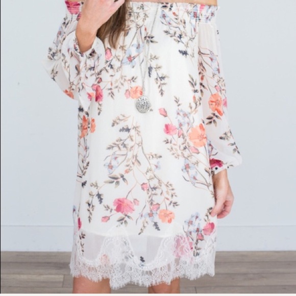 Lush Dresses & Skirts - 🌸LUSH over the shoulder floral dress
