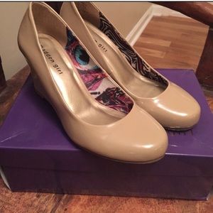Madden girl wedges
