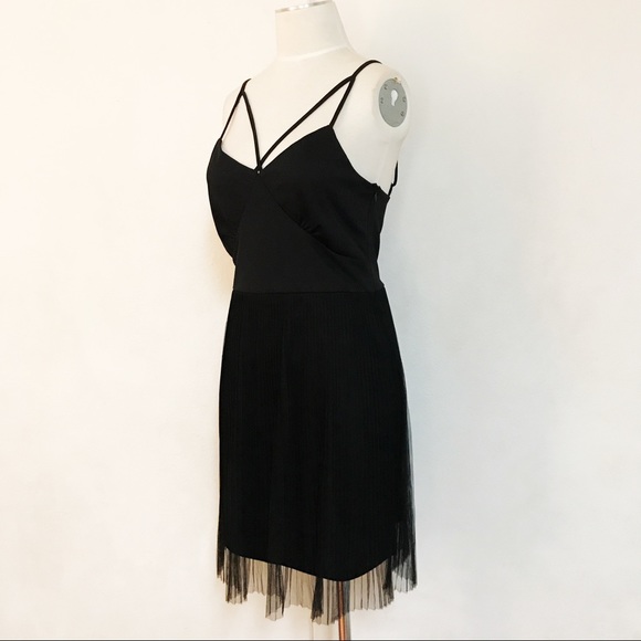 Pleated Strappy sexy caged black dress - Picture 2 of 4