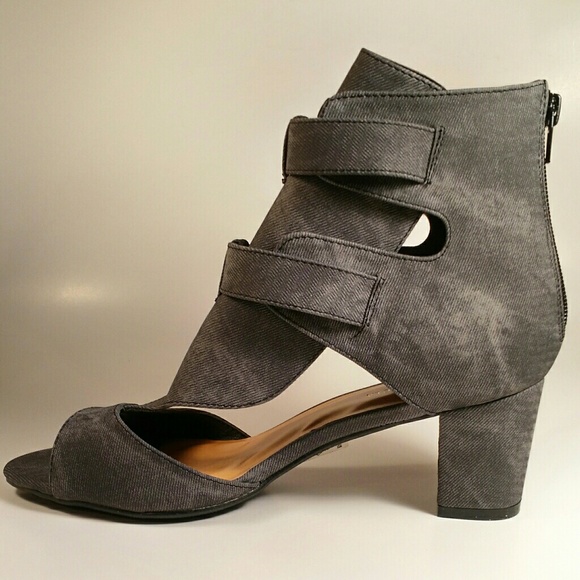 GREY DENIM HEELS (NO OFFERS) - Picture 3 of 4