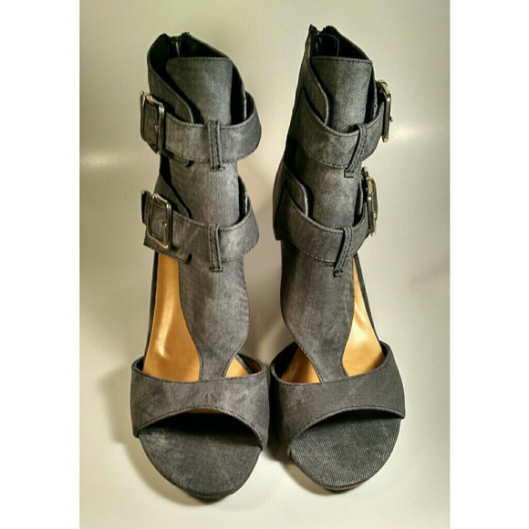 GREY DENIM HEELS (NO OFFERS) - Picture 4 of 4