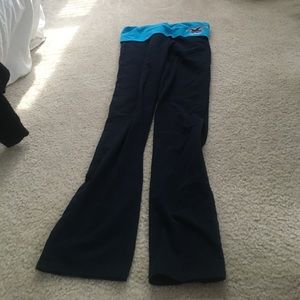 navy hollister yoga pants