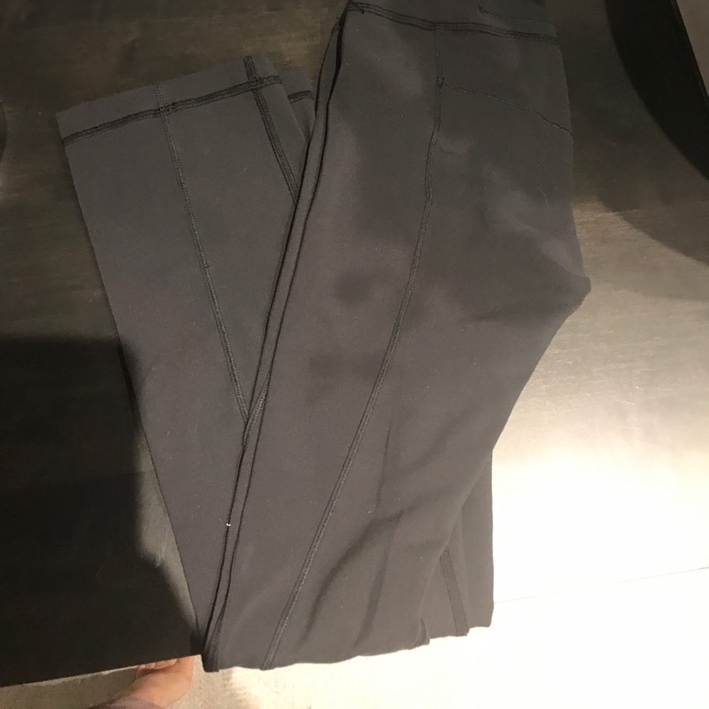Grey lulu straight leg crops