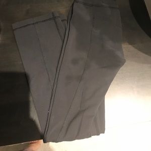 Grey lulu straight leg crops