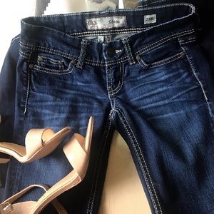 BKE Stella Straight jeans size 25R👠👠❤️❤️