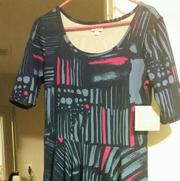 LuLaRoe Dresses & Skirts - Lularoe Nicole dress
