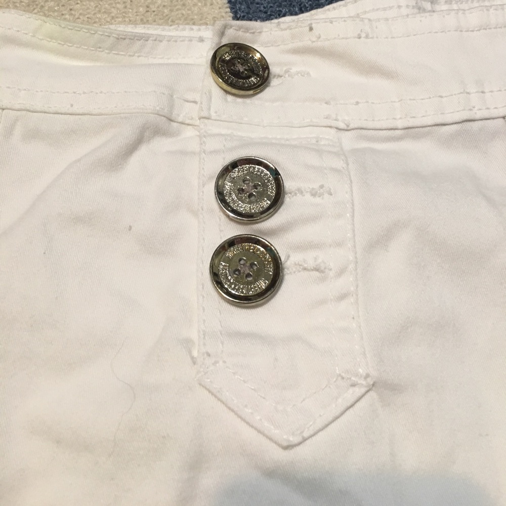 Shorts - Picture 2 of 3