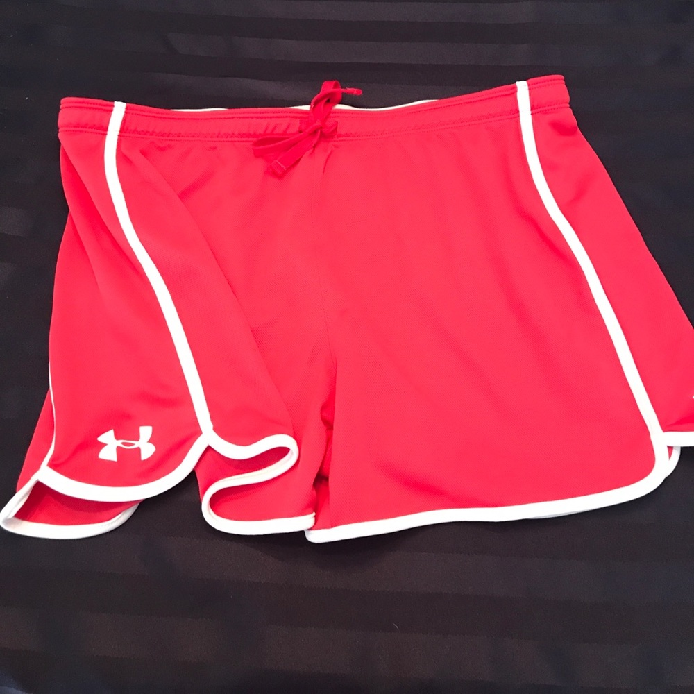 Pink under armour shorts☺️