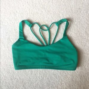 Lululemon free to be bra