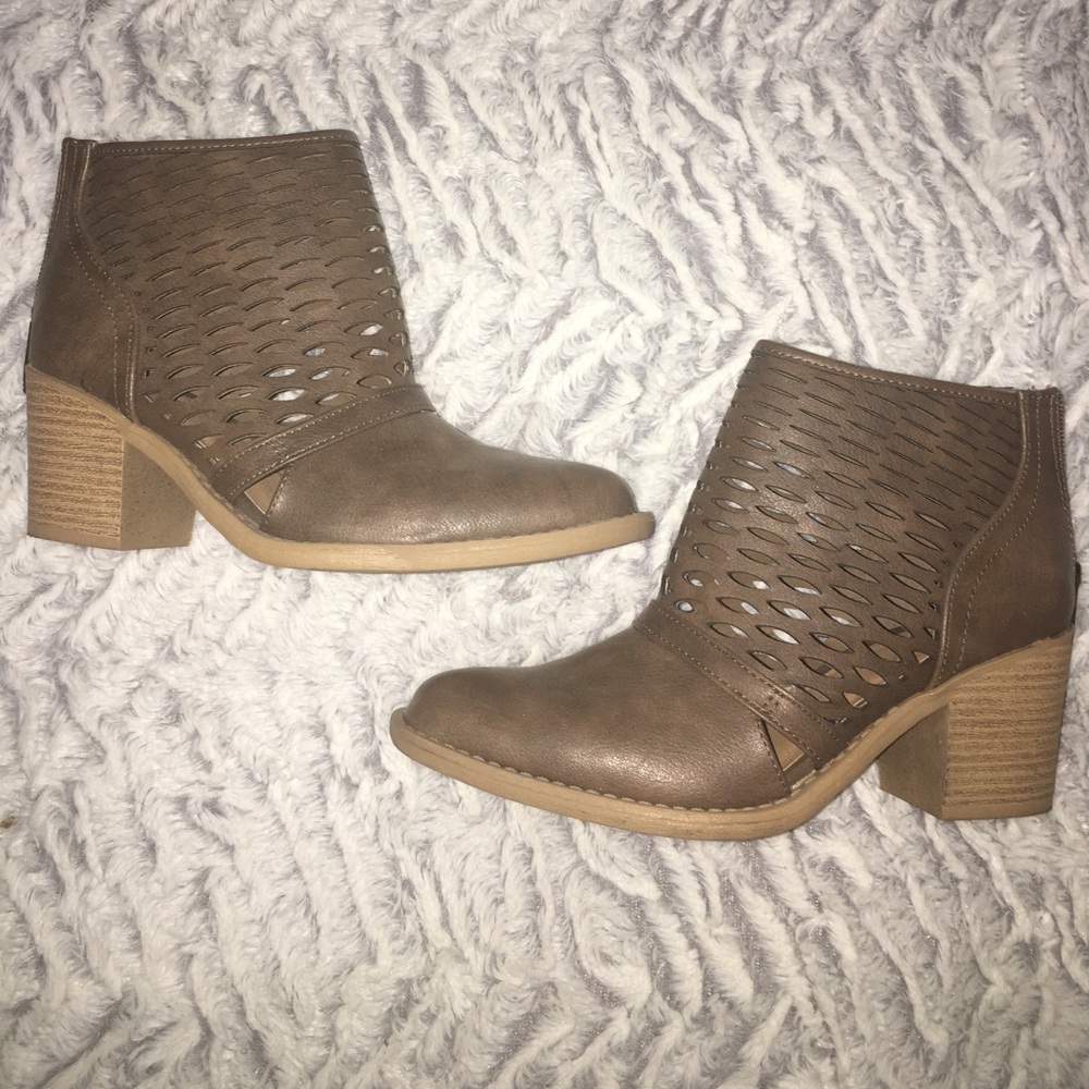 (NEW) Brown Leather Booties with Open Detail